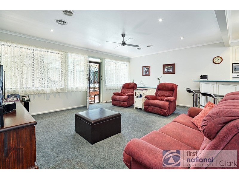 15 Colin Street, Warragul VIC 3820