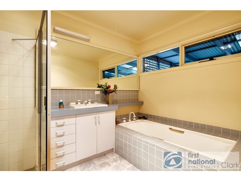 48 Petersons Rd, Ellinbank VIC 3821