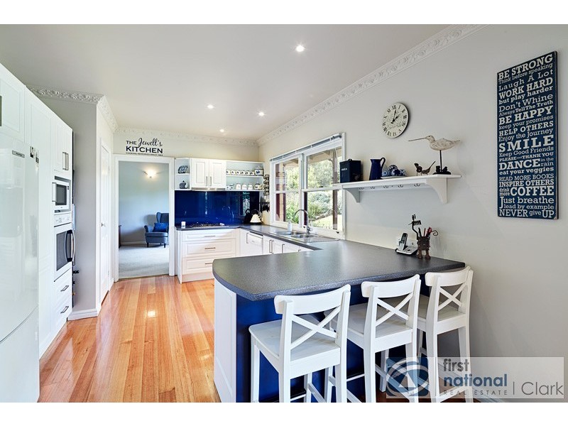 6 Robyn Court, Drouin VIC 3818