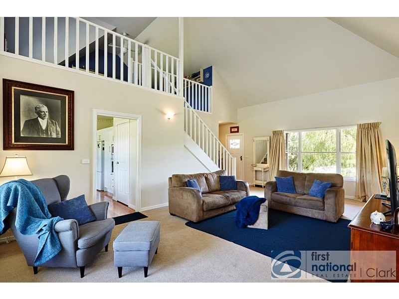 6 Robyn Court, Drouin VIC 3818