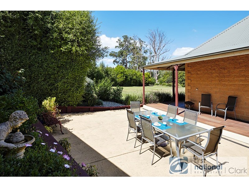 6 Robyn Court, Drouin VIC 3818