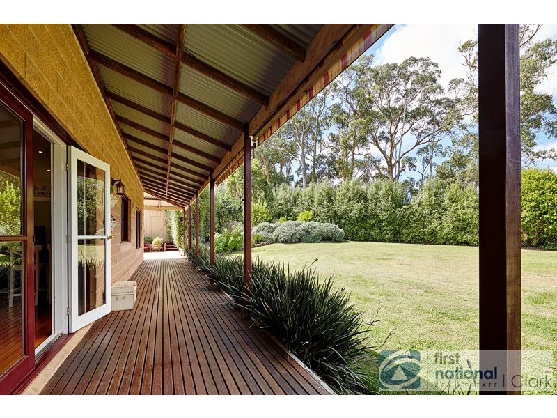 6 Robyn Court, Drouin VIC 3818