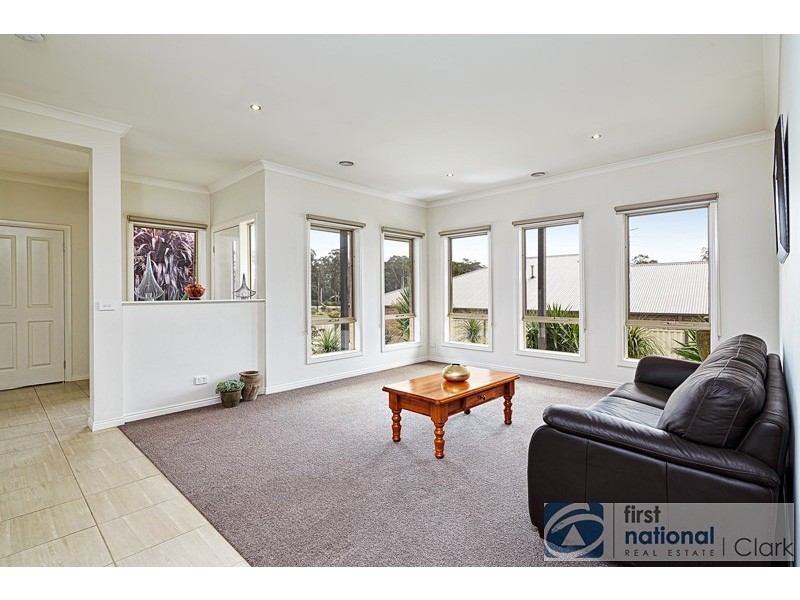 3 Crystal Court, Drouin VIC 3818