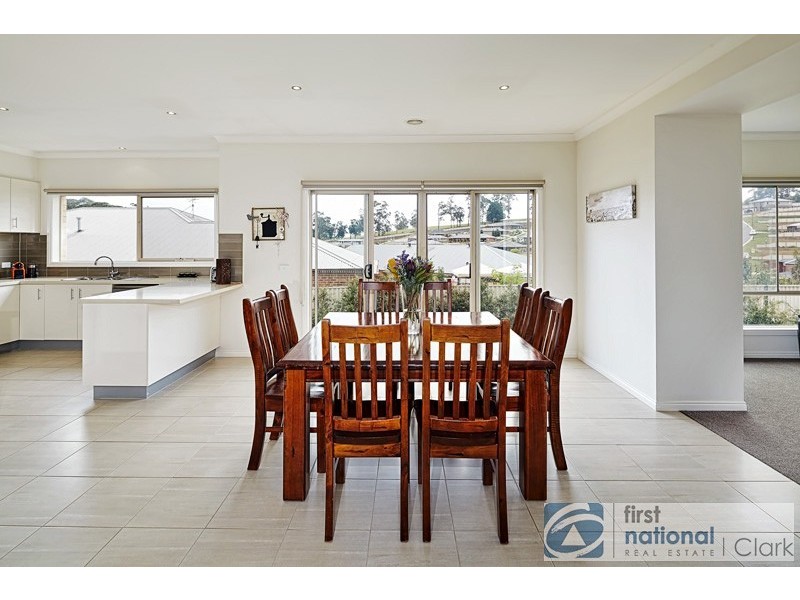 3 Crystal Court, Drouin VIC 3818