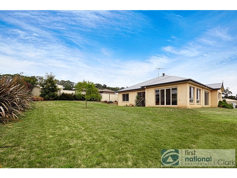 3 Crystal Court, Drouin VIC 3818