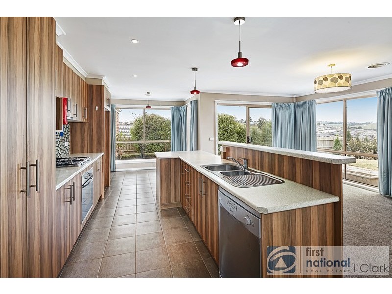 4 Lawrence Road, Drouin VIC 3818