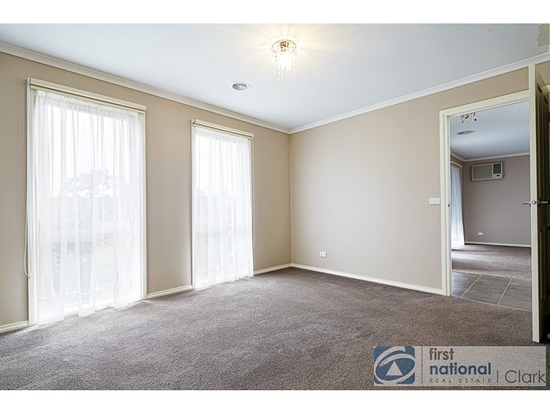 4 Lawrence Road, Drouin VIC 3818