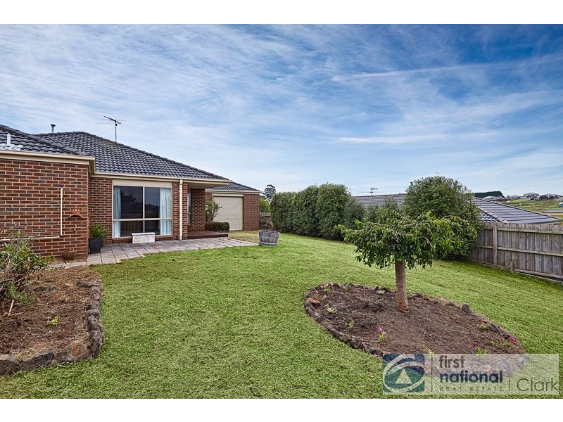 4 Lawrence Road, Drouin VIC 3818