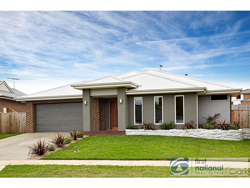 10 Kensington Drive, Warragul VIC 3820