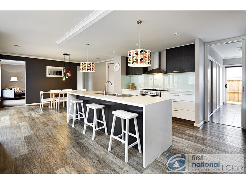 10 Kensington Drive, Warragul VIC 3820