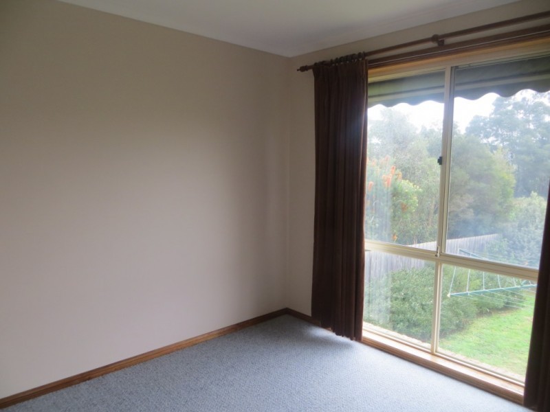 13 Walker Drive, Drouin VIC 3818