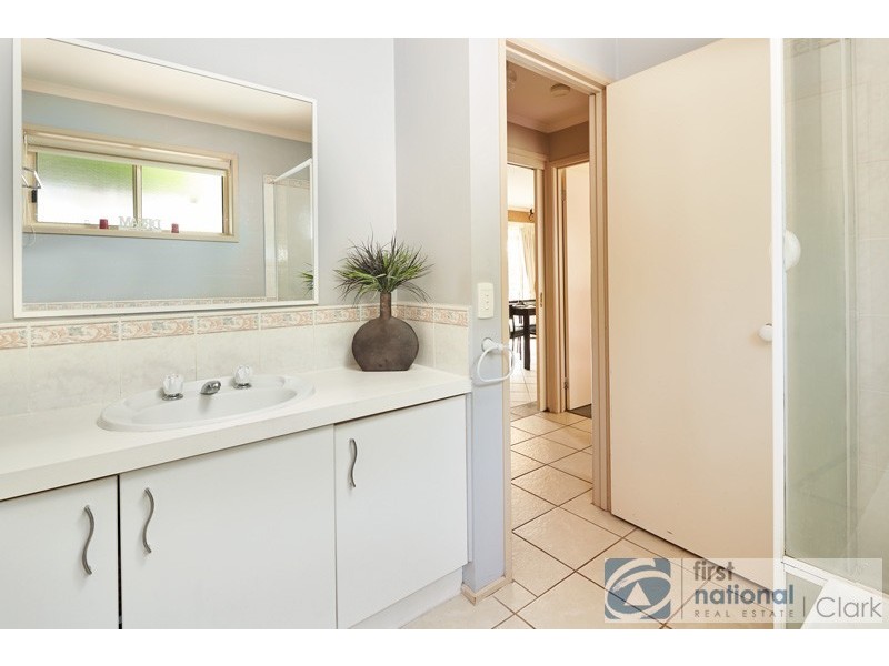 15 Armstrong Avenue, Drouin VIC 3818