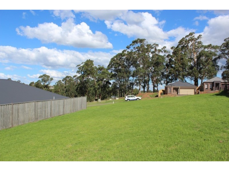 42 Monica Drive, Drouin VIC 3818