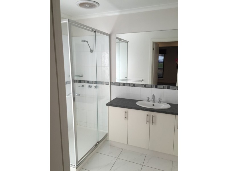 14 Glendon Drive, Warragul VIC 3820