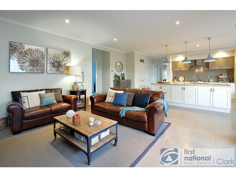 8 Evergreen Close, Drouin VIC 3818