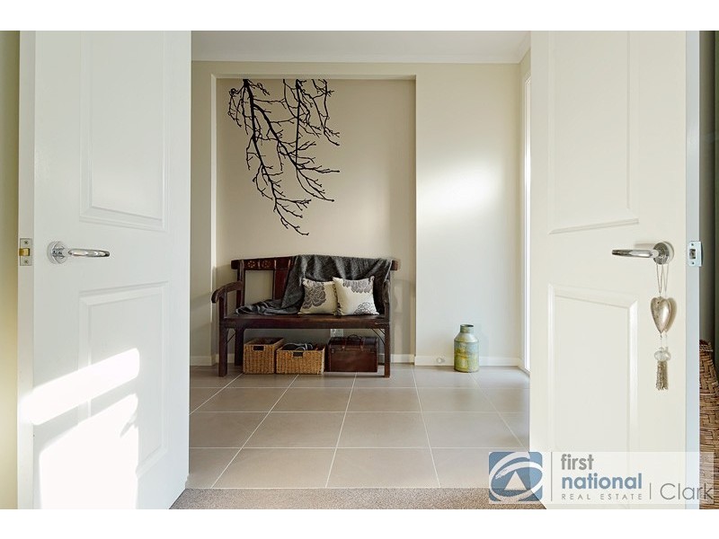 8 Evergreen Close, Drouin VIC 3818