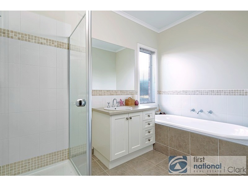 8 Evergreen Close, Drouin VIC 3818