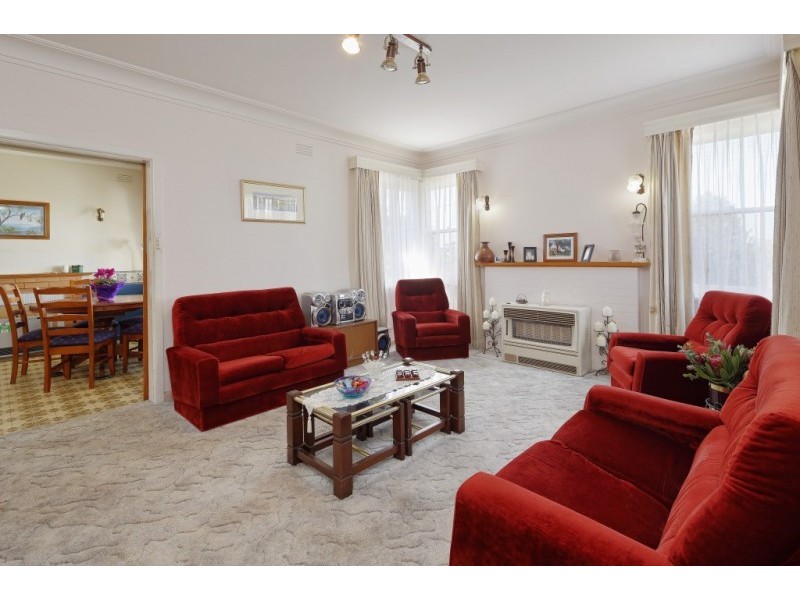 27 Sinclair Street, Warragul VIC 3820