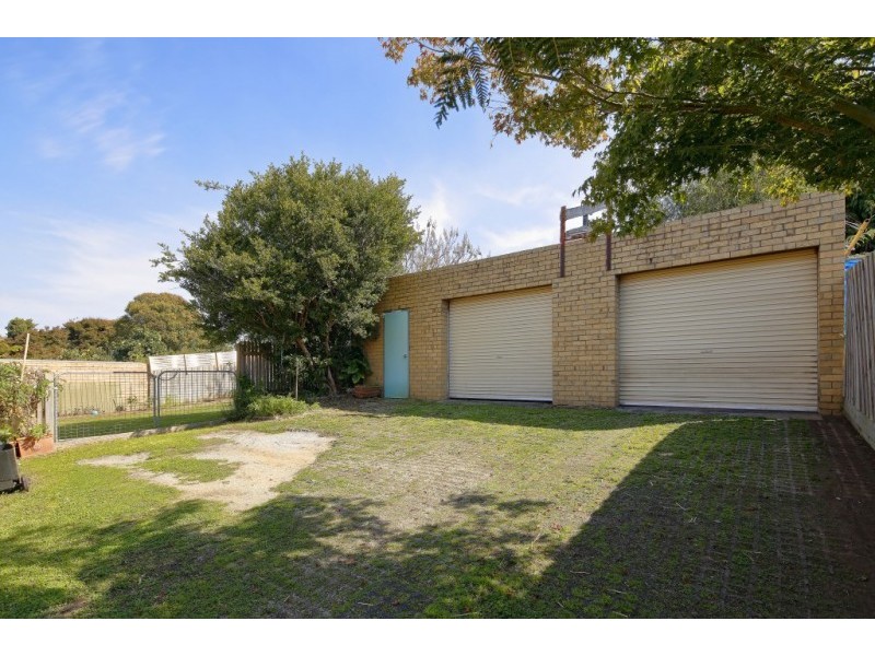 27 Sinclair Street, Warragul VIC 3820
