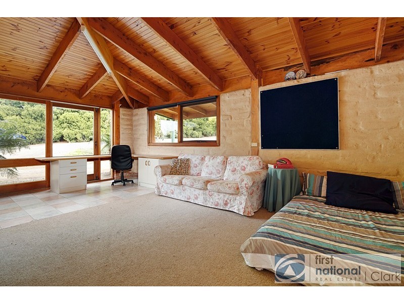 100 Shearn Road, Jindivick VIC 3818