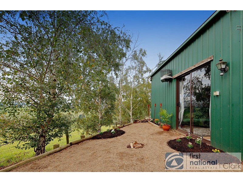 100 Shearn Road, Jindivick VIC 3818