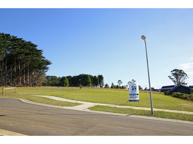 13 Warne Close, Nilma VIC 3821
