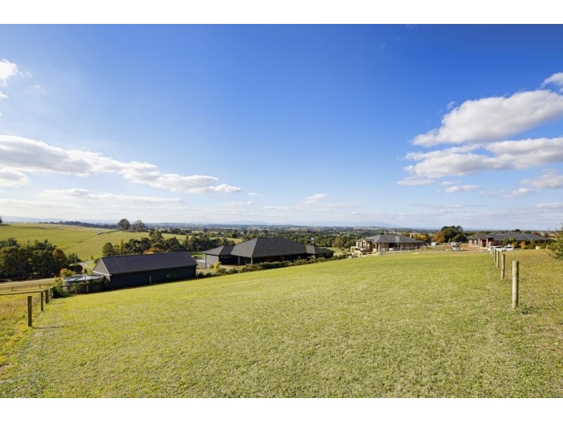 13 Warne Close, Nilma VIC 3821
