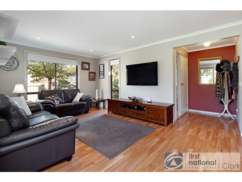 24 Boronia Street, Drouin VIC 3818