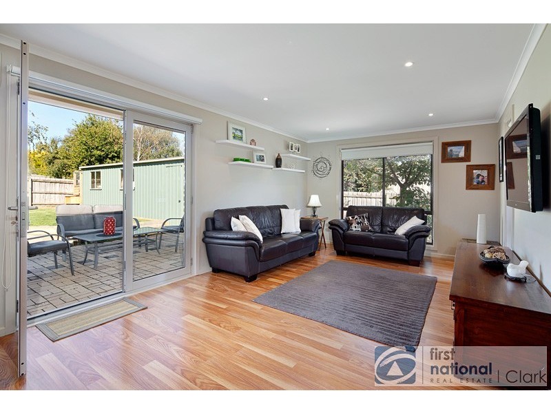 24 Boronia Street, Drouin VIC 3818