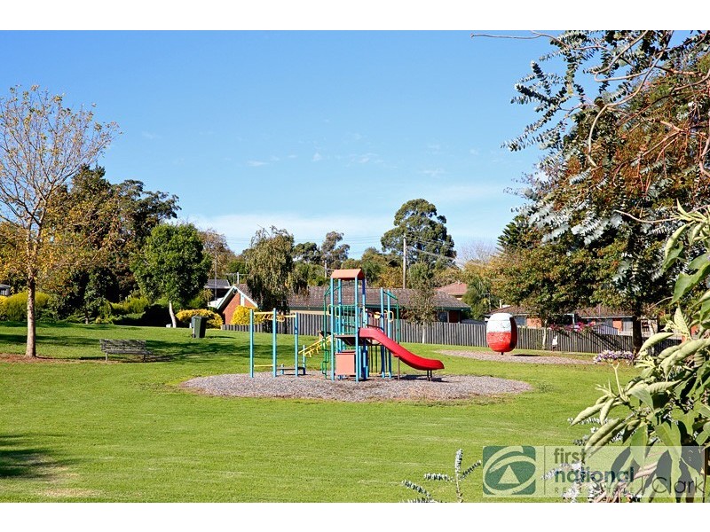 24 Boronia Street, Drouin VIC 3818