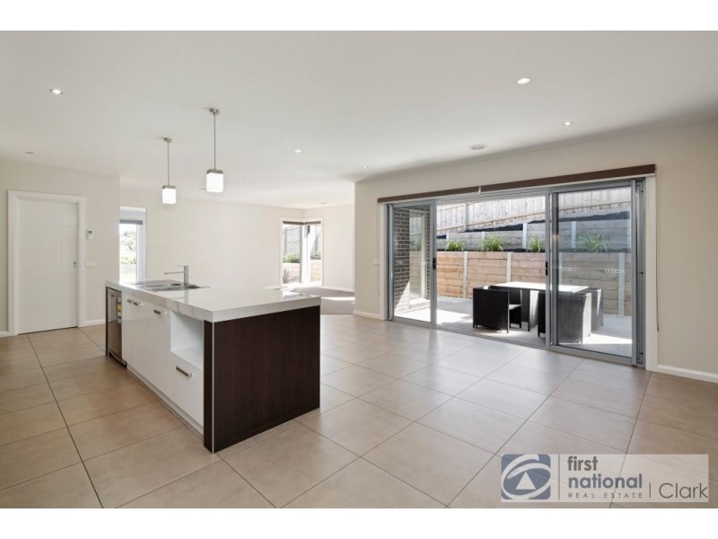 7 Bladen Street, Warragul VIC 3820