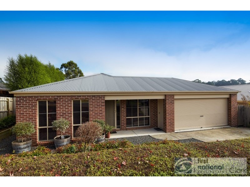 5 Lomandra Court, Drouin VIC 3818