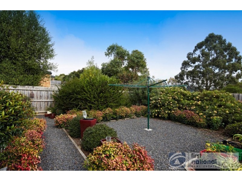 5 Lomandra Court, Drouin VIC 3818