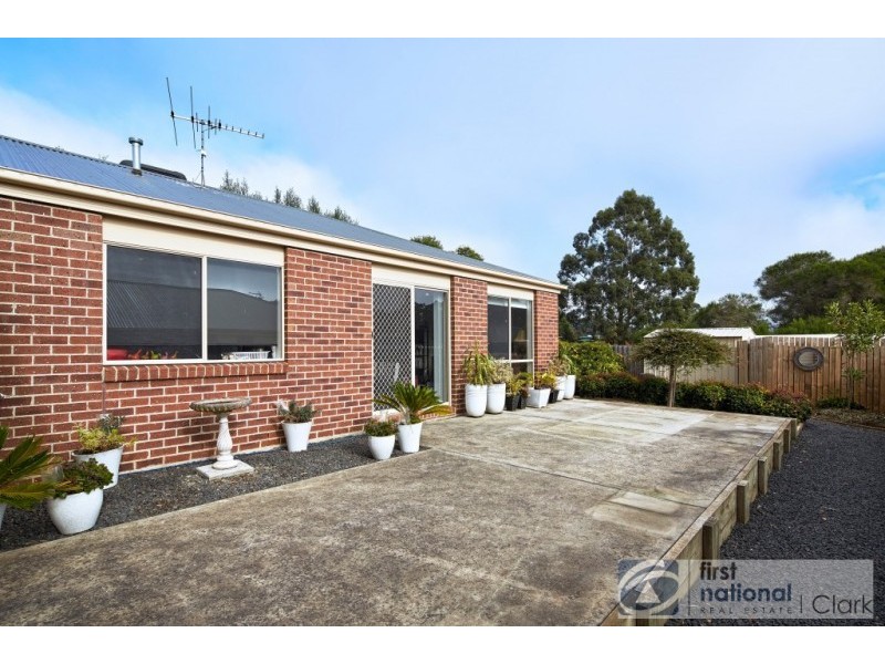 5 Lomandra Court, Drouin VIC 3818