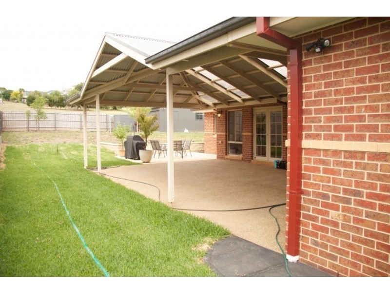 9 Chiswick Crescent, Drouin VIC 3818