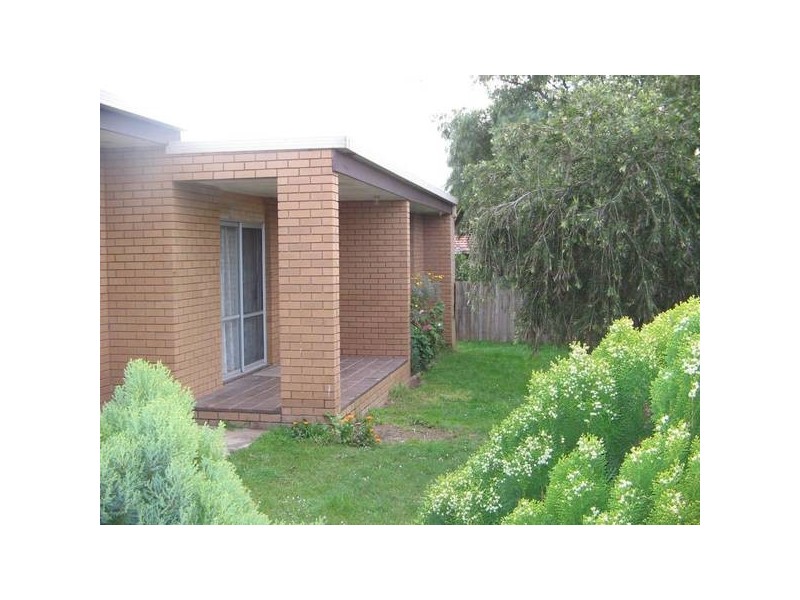 1/7 Darnum STREET, Drouin VIC 3818