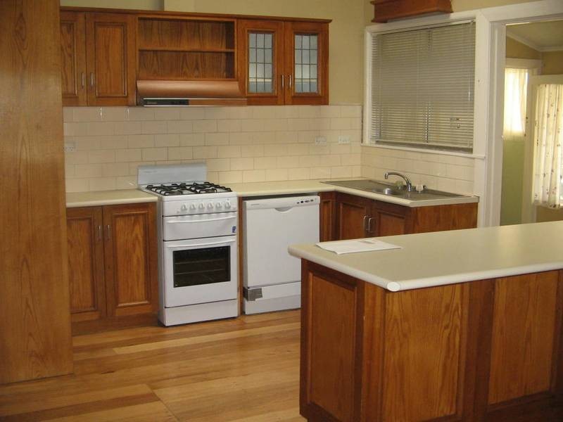 37 Peace Avenue, Warragul VIC 3820