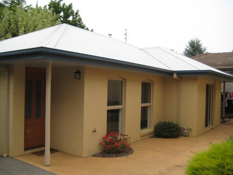 2/18 Montrose Street, Warragul VIC 3820