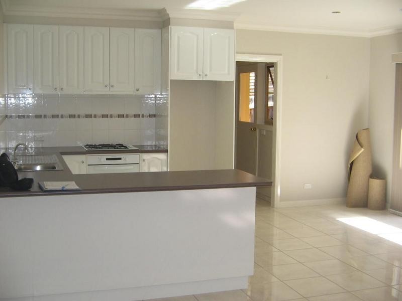 2/18 Montrose Street, Warragul VIC 3820