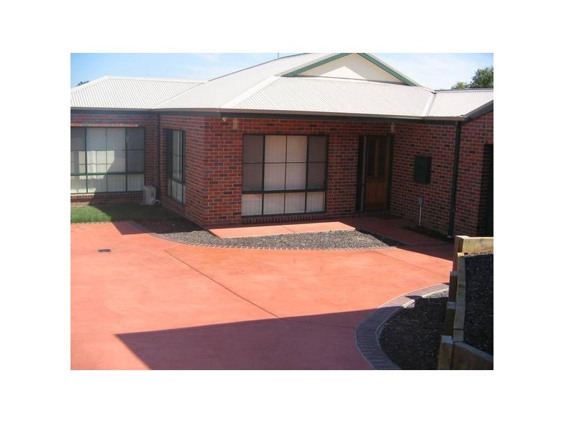 2/19 Montgomery Street, Warragul VIC 3820