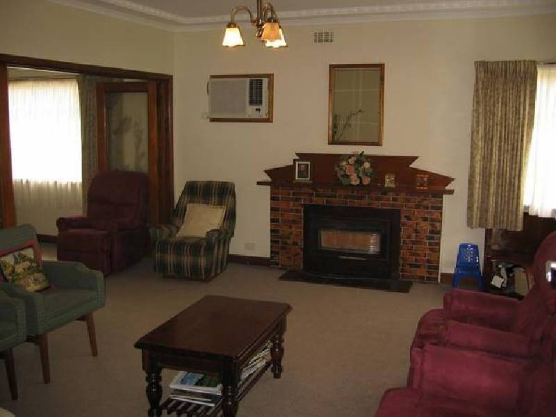 45 Peace Ave, Warragul VIC 3820