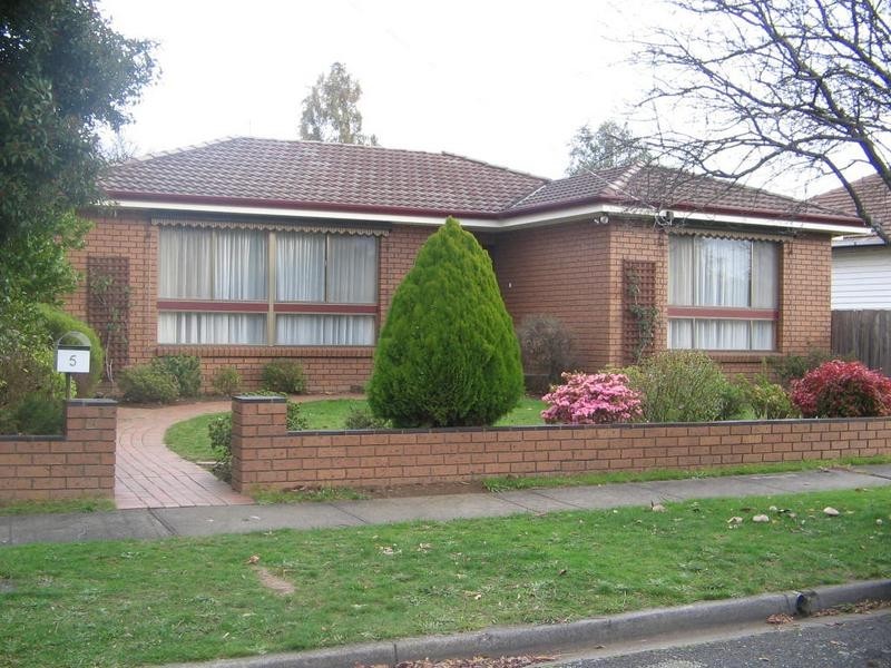 5 Davies Street, Warragul VIC 3820