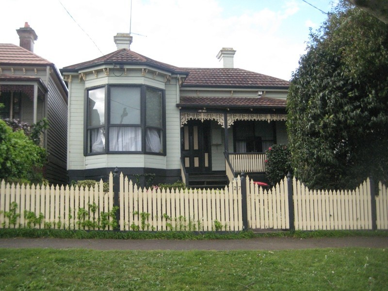 27 Albert Street, Warragul VIC 3820