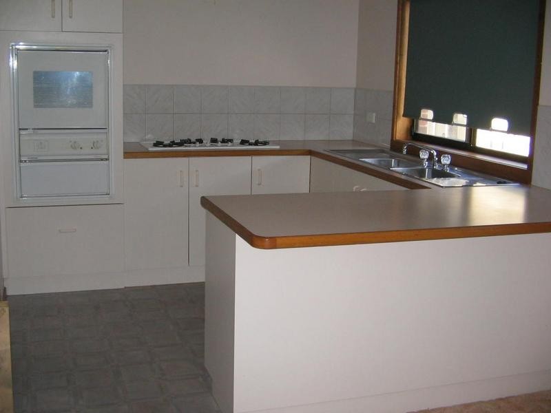 17 Tracie Court, Drouin VIC 3818