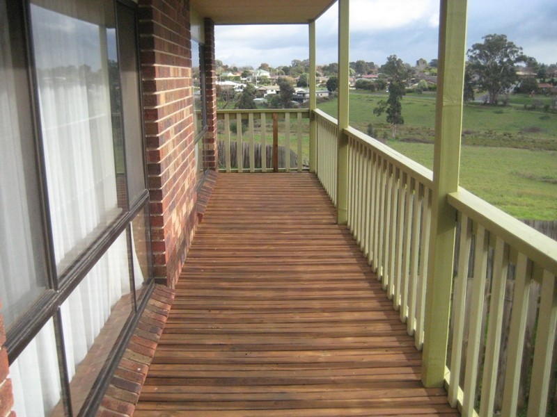 17 Tracie Court, Drouin VIC 3818