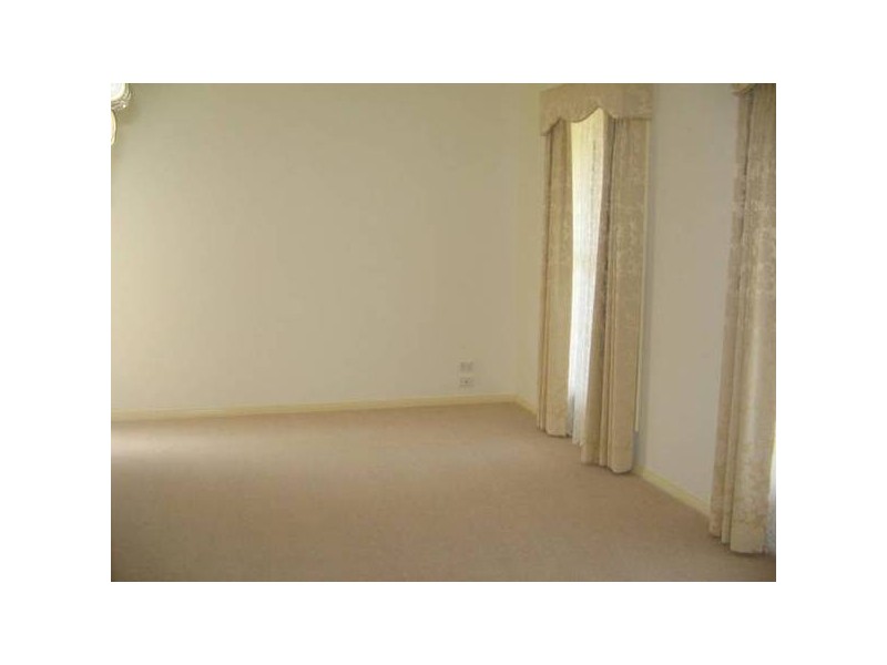 4 Rees Close, Drouin VIC 3818