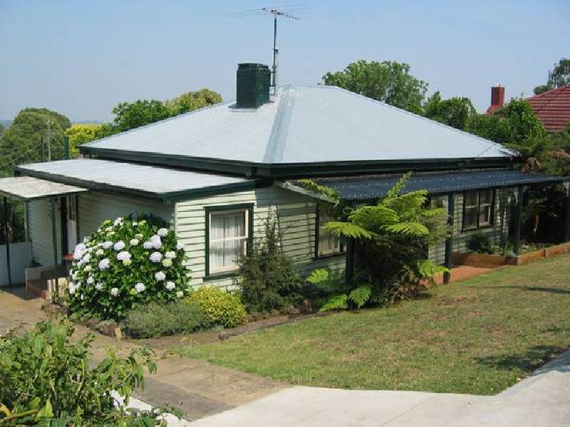 19 Railway Avenue, Drouin VIC 3818