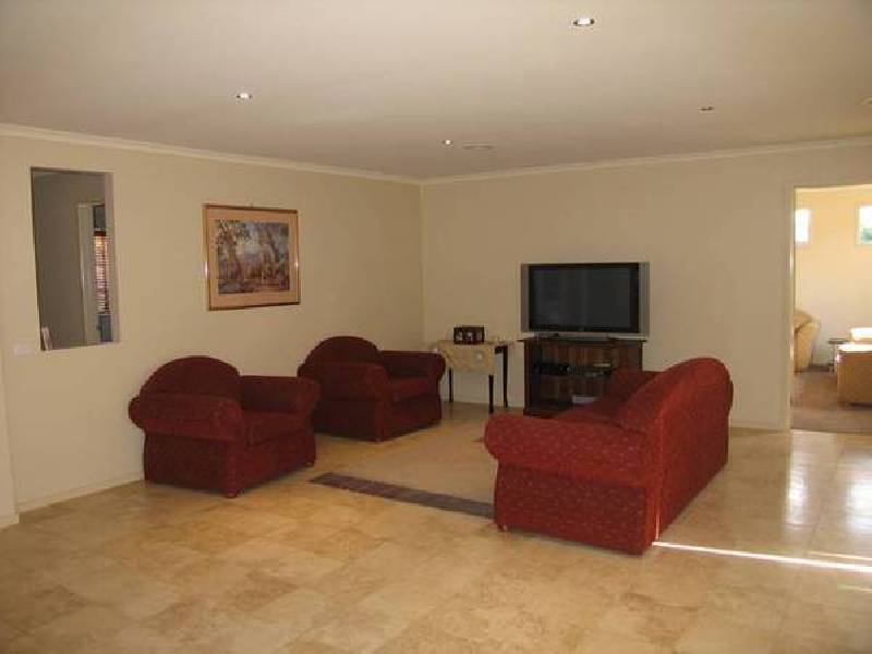 33 Hardy Drive, Trafalgar VIC 3824