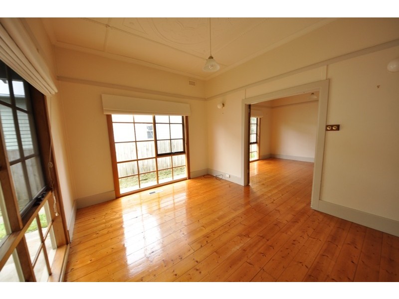 14 Peace Avenue, Warragul VIC 3820