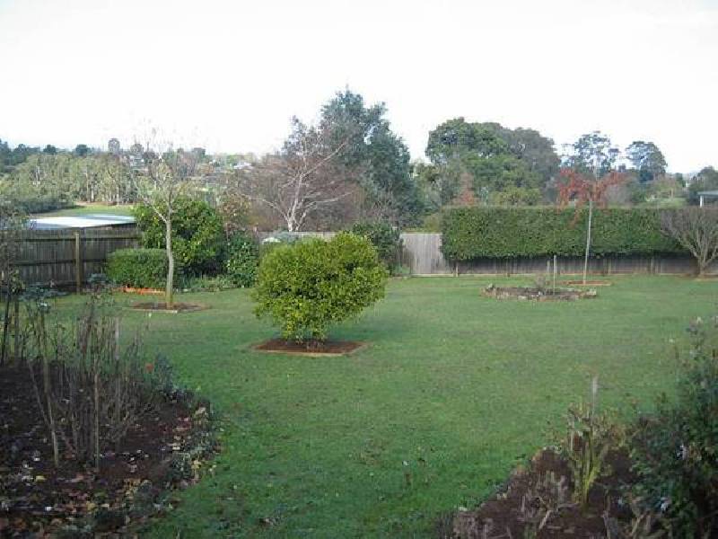 6 Hakea Court, Drouin VIC 3818